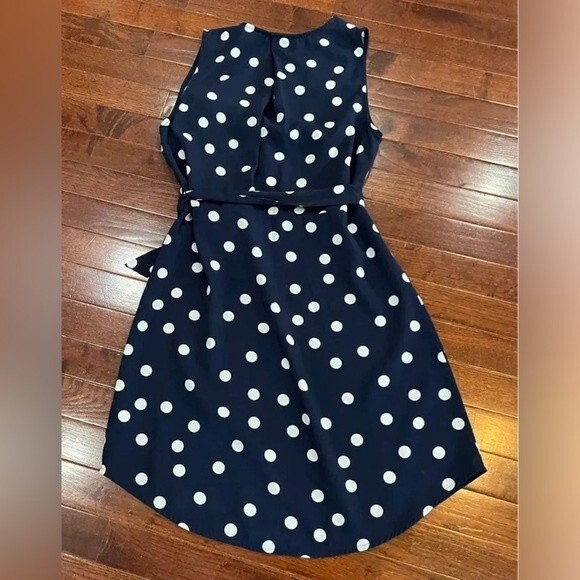 Navy and white polka dot belted dress size XS NWOT - Picture 3 of 5